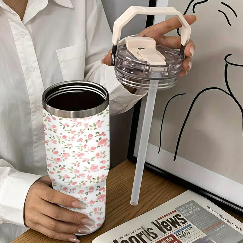 Gobelet de 887 ml avec poignée, motif 2D de nœuds et de cœurs.